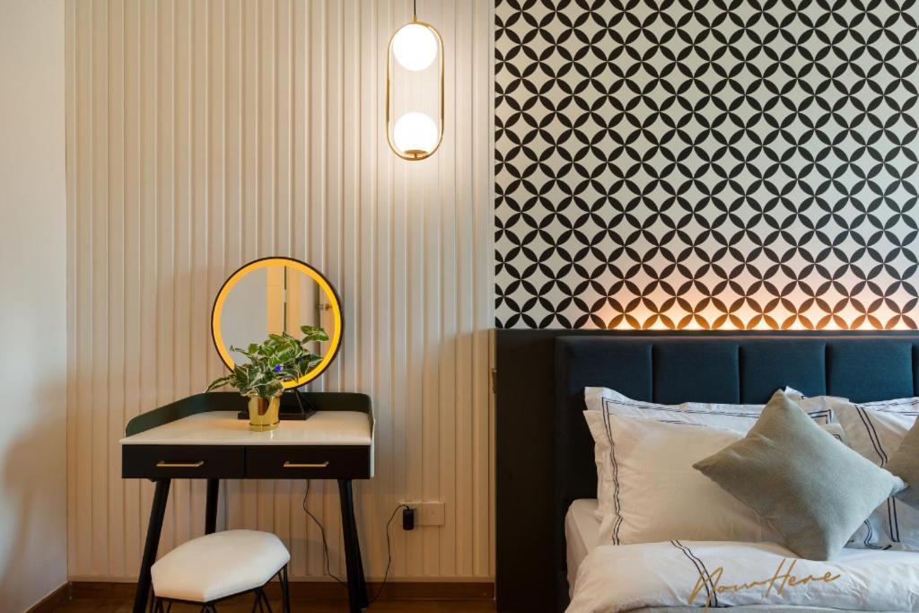 Nowhere 2Br & 2Bath Apartment With Balcony @ Reizz Residences Куала Лумпур Екстериор снимка