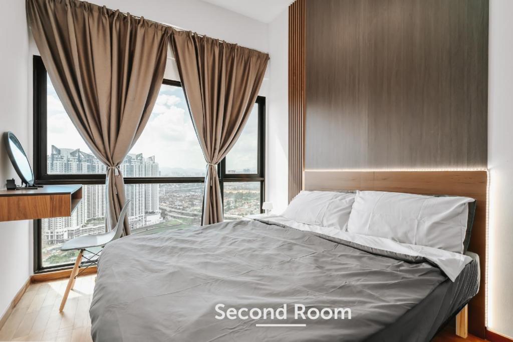 Nowhere 2Br & 2Bath Apartment With Balcony @ Reizz Residences Куала Лумпур Екстериор снимка