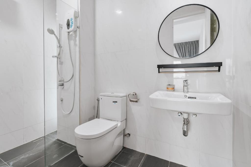 Nowhere 2Br & 2Bath Apartment With Balcony @ Reizz Residences Куала Лумпур Екстериор снимка