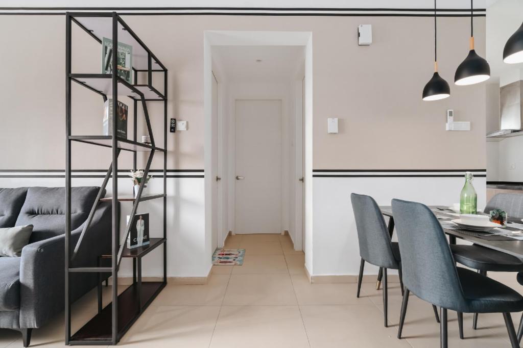 Nowhere 2Br & 2Bath Apartment With Balcony @ Reizz Residences Куала Лумпур Екстериор снимка